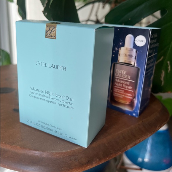 Estée Lauder Advanced Night Repair (2 1.7L bottles) - Picture 2 of 3